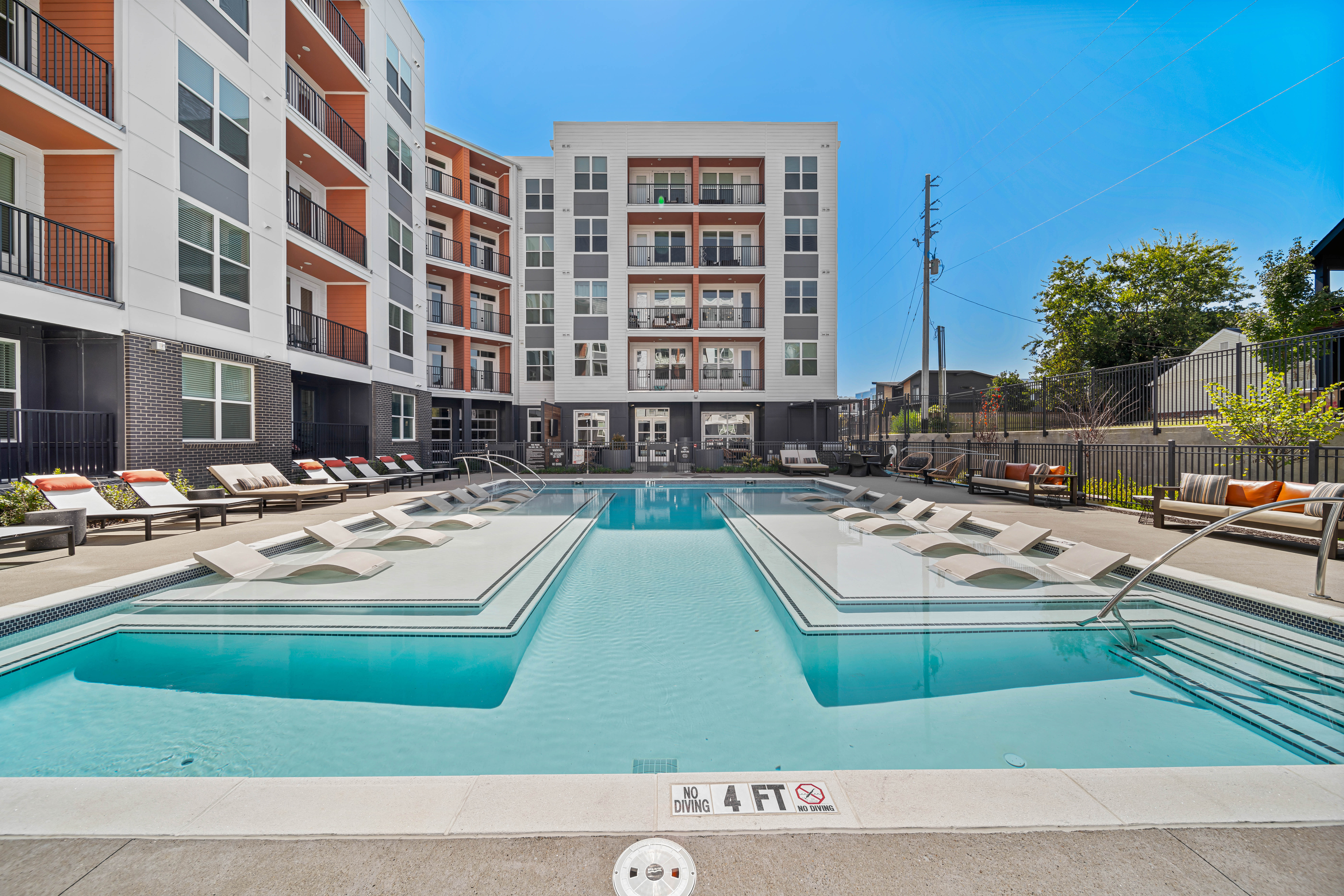 Luxury pool at Towne Nashville Apartments